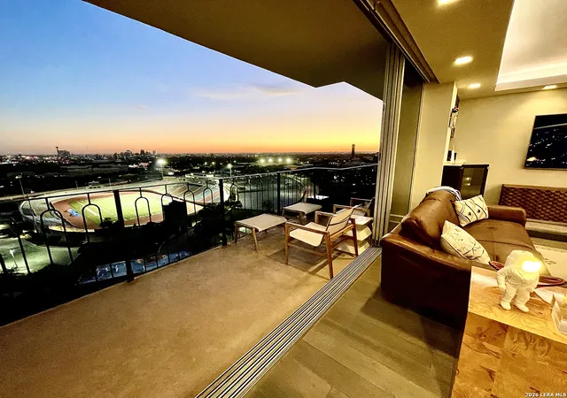 Listing Photo 1 - Condo for sale in building located at 700 E Hildebrand, San Antonio, TX 78212 - Unit #APT 1301