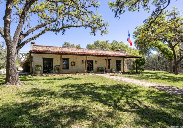 1st image of 132 Ridge, Boerne, TX 78006 | MLS# 1945664