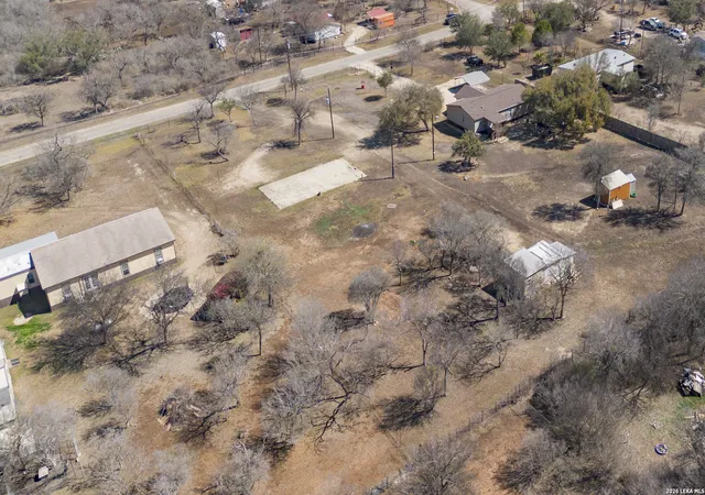 2nd image of 464 County Road 4638, Hondo, TX 78861 | MLS# 1945714