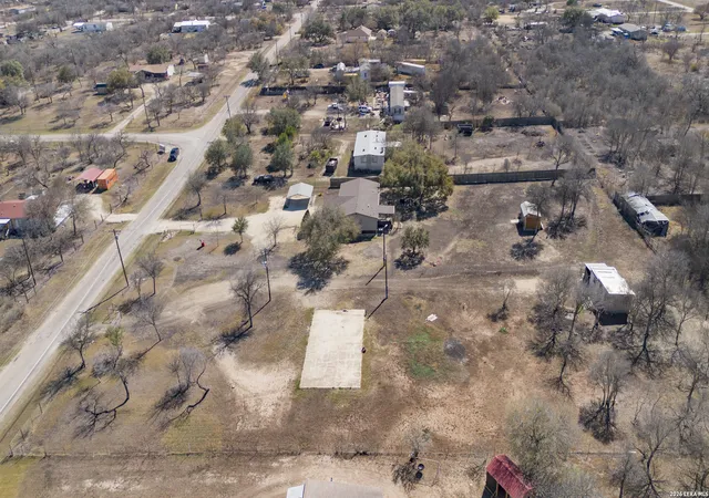 3rd image of 464 County Road 4638, Hondo, TX 78861 | MLS# 1945714