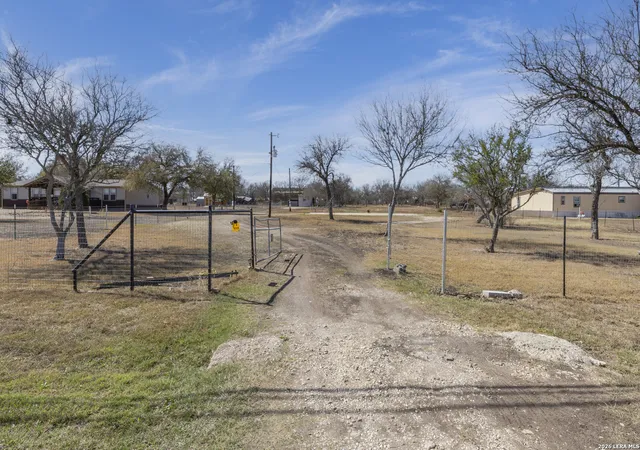 1st image of 464 County Road 4638, Hondo, TX 78861 | MLS# 1945714