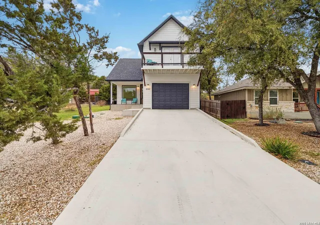 Photo 2 of Single family home for sale at 2061 Robin Hood, Canyon Lake, TX 78133 | MLS# 1945750 | Listing updated on 2026-05-06