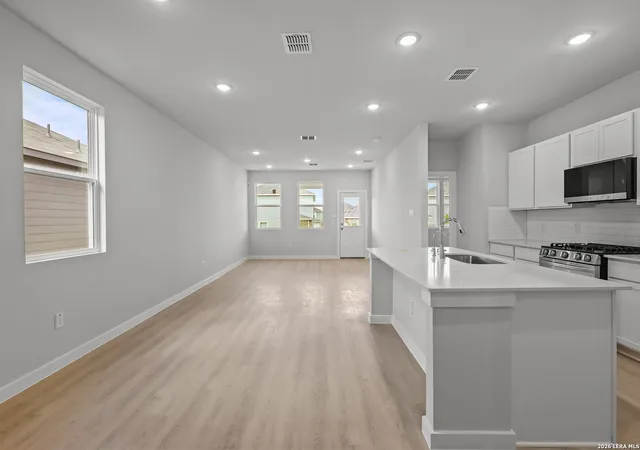 Photo 3 of Single family home for sale at 9927 Chavaneaux Lndg, San Antonio, TX 78221 | MLS# 1945761 | Listing updated on 2026-09-18