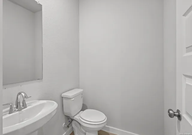 Photo 4 of Single family home for sale at 9927 Chavaneaux Lndg, San Antonio, TX 78221 | MLS# 1945761 | Listing updated on 2026-09-18