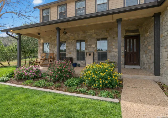 Photo 2 of Sale Pending at 9238 N Point Dr, San Antonio, TX 78266 | MLS# 1945762 | Listing updated on 2026-03-22