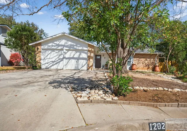 Photo 2 of Sale Pending at 1202 Silverway, San Antonio, TX 78251 | MLS# 1945820 | Listing updated on 2026-04-22