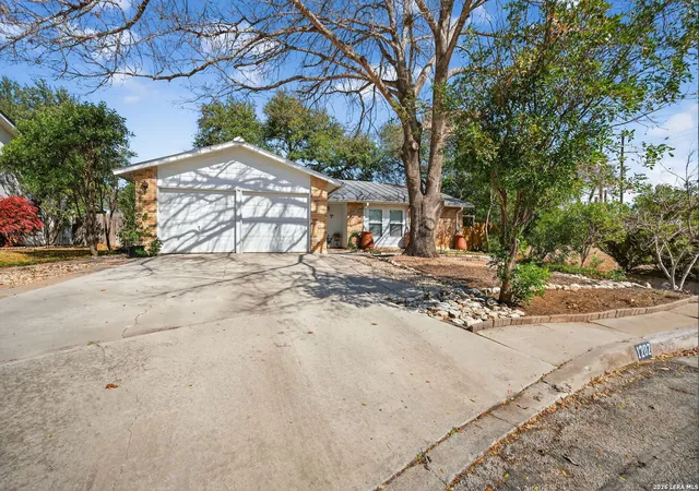 Photo 3 of Sale Pending at 1202 Silverway, San Antonio, TX 78251 | MLS# 1945820 | Listing updated on 2026-04-22
