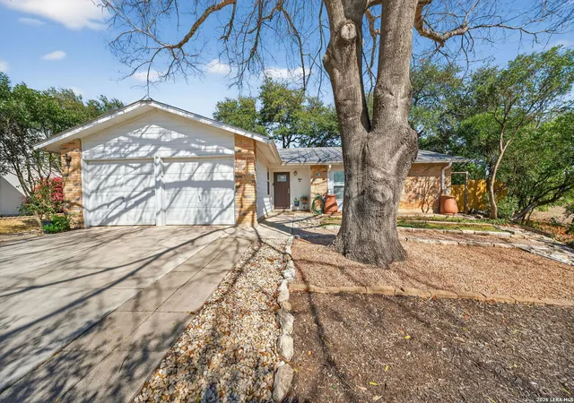 Photo 4 of Sale Pending at 1202 Silverway, San Antonio, TX 78251 | MLS# 1945820 | Listing updated on 2026-04-22