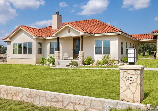 Photo 2 of Single family home for sale at 903 Panorama Pass, Horseshoe Bay, TX 78657 | MLS# 1945829 | Listing updated on 2026-04-03