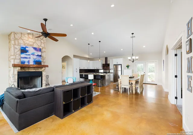 Photo 4 of Single family home for sale at 903 Panorama Pass, Horseshoe Bay, TX 78657 | MLS# 1945829 | Listing updated on 2026-04-03