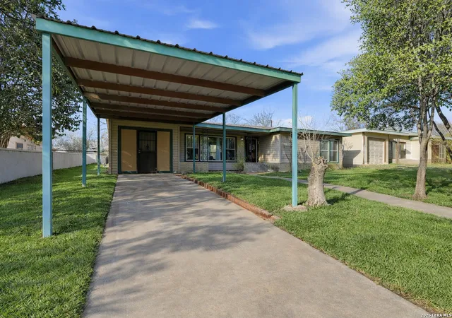 Photo 2 of Sale Pending at 119 Savannah, San Antonio, TX 78213 | MLS# 1945849 | Listing updated on 2026-03-18
