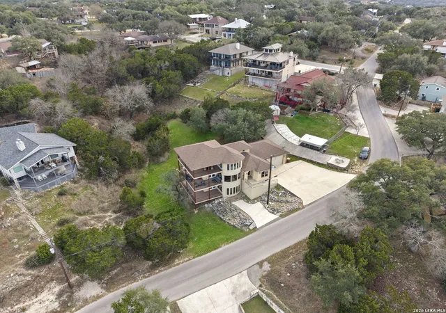 Photo 4 of Single family home for sale at 502 Cindy Dr, Canyon Lake, TX 78133 | MLS# 1945871 | Listing updated on 2026-09-23