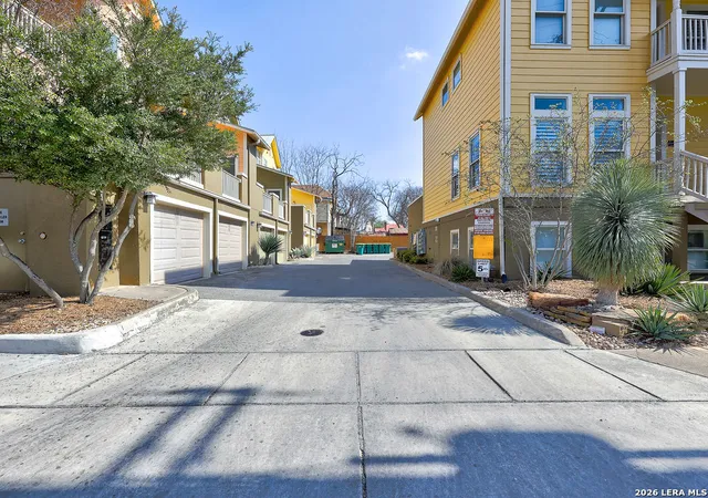 Photo 4 of Single family home for sale at 400 E Guenther St #2202 #2202, San Antonio, TX 78210 | MLS# 1945911 | Listing updated on 2026-03-29