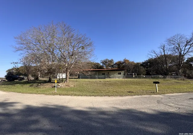 3rd image of 427 Spanish Oak, Canyon Lake, TX 78133 | MLS# 1945948