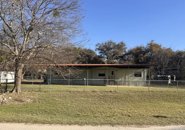 5th image of 427 Spanish Oak, Canyon Lake, TX 78133 | MLS# 1945948