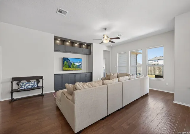 Photo 3 of Sale Pending at 833 Silver Fox, Cibolo, TX 78108 | MLS# 1945967 | Listing updated on 2026-03-24