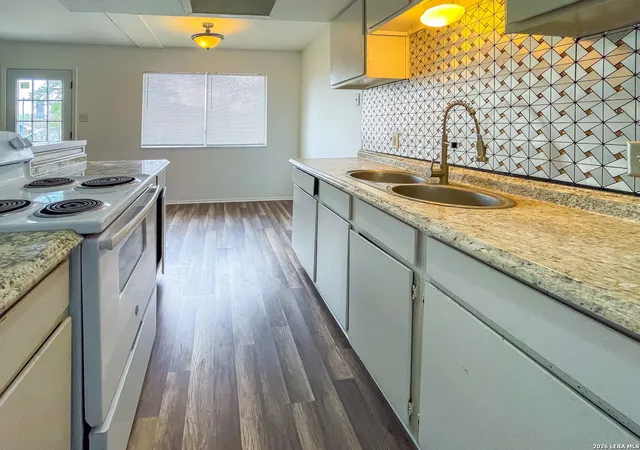 4th image of 1001 Avenue B, Beeville, TX 78102 | MLS# 1945973