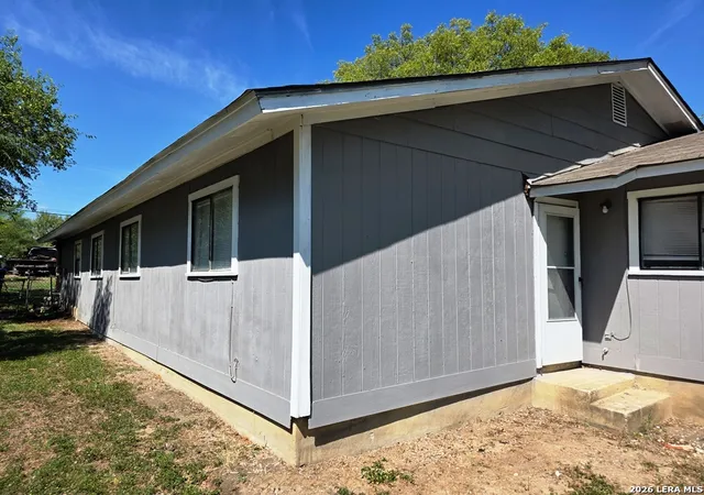 Photo 3 of Multi family home for sale at 918 Hampton, San Antonio, TX 78220 | MLS# 1946039 | Listing updated on 2026-09-07