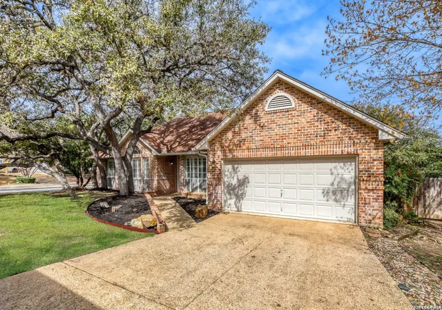 Photo 3 of Sale Pending at 15674 Robin Ridge, San Antonio, TX 78248 | MLS# 1946044 | Listing updated on 2026-03-28
