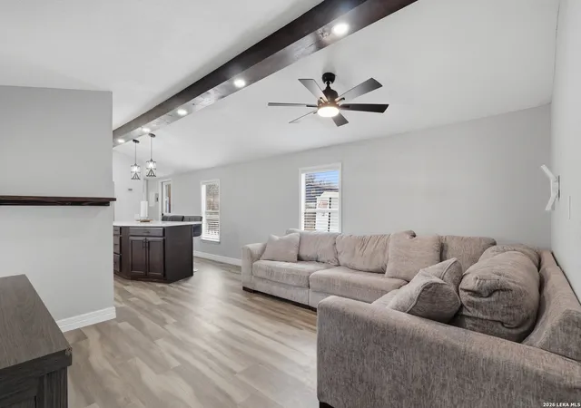Photo 3 of Sale Pending at 872 County Rd 4511, Hondo, TX 78861 | MLS# 1946104 | Listing updated on 2026-04-08