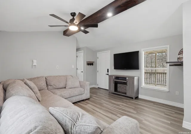 Photo 4 of Sale Pending at 872 County Rd 4511, Hondo, TX 78861 | MLS# 1946104 | Listing updated on 2026-04-08