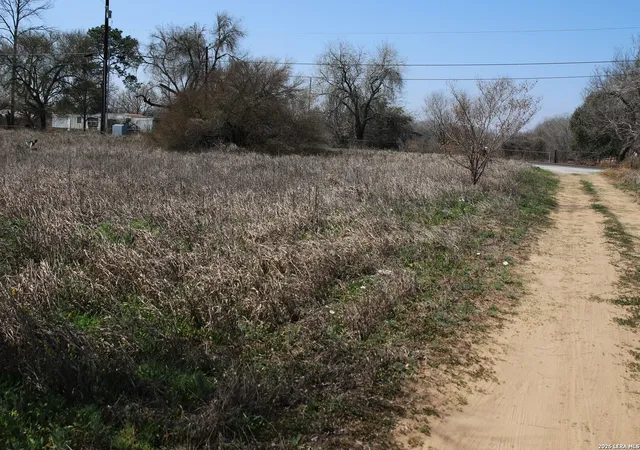 Photo 3 of Sale Pending at 20530 Pleasanton Rd, San Antonio, TX 78221 | MLS# 1946112 | Listing updated on 2026-03-23