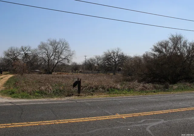 Photo 1 of Sale Pending at 20530 Pleasanton Rd, San Antonio, TX 78221 | MLS# 1946112 | Listing updated on 2026-03-23