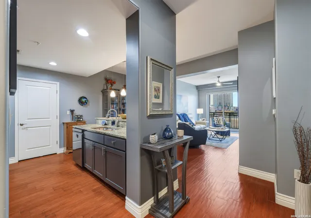 Homes for sale in San Antonio, TX | 215 Center #408, San Antonio, TX 78202 | MLS# 1946146