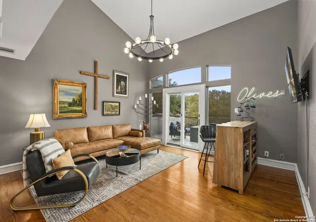 Photo 3 of Sale Pending at 12 Inwood Blf, San Antonio, TX 78248 | MLS# 1946174 | Listing updated on 2026-03-31