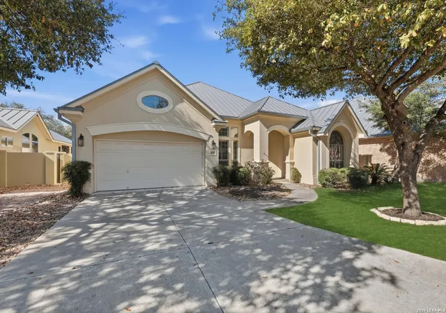 Photo 2 of Single family home for sale at 430 Hampton Way, Shavano Park, TX 78249 | MLS# 1946201 | Listing updated on 2026-04-09