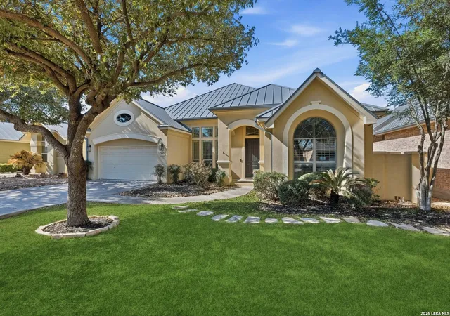 Photo 3 of Single family home for sale at 430 Hampton Way, Shavano Park, TX 78249 | MLS# 1946201 | Listing updated on 2026-04-09