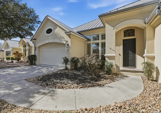Photo 4 of Single family home for sale at 430 Hampton Way, Shavano Park, TX 78249 | MLS# 1946201 | Listing updated on 2026-04-09