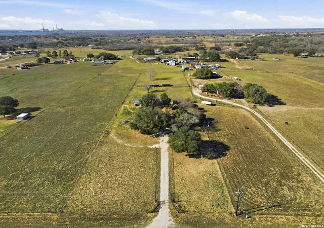 Photo 1 of Sale Pending at 231 Bluebonnet Ln, San Antonio, TX 78223 | MLS# 1946223 | Listing updated on 2026-03-19