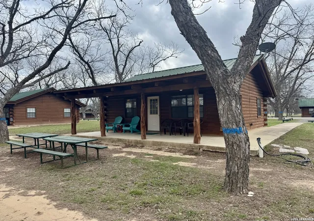 Photo 2 of Single family home for sale at 110 Red Wright Rd, Leakey, TX 78873 | MLS# 1946277 | Listing updated on 2026-09-04