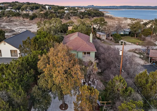 Photo 2 of Single family home for sale at 1211 Sherwood, Canyon Lake, TX 78133 | MLS# 1946308 | Listing updated on 2026-10-10