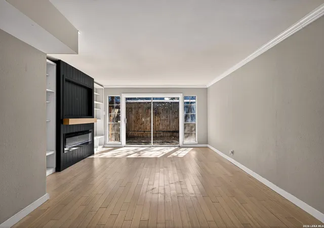 Listing Photo 5 - Condo for sale in building located at 1045 Shook Ave 145 H, Olmos Park, TX 78212 - Unit #145H