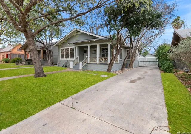 Photo 2 of Sale Pending at 729 E Woodlawn Ave, San Antonio, TX 78212 | MLS# 1946328 | Listing updated on 2026-03-19