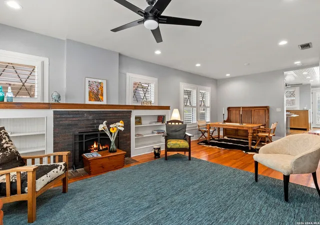 Photo 3 of Sale Pending at 729 E Woodlawn Ave, San Antonio, TX 78212 | MLS# 1946328 | Listing updated on 2026-03-19