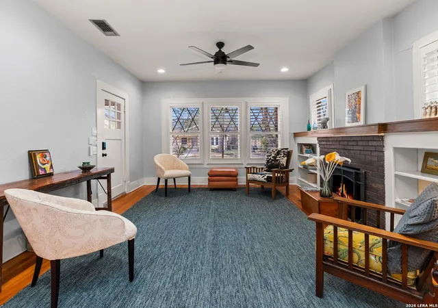 Photo 4 of Sale Pending at 729 E Woodlawn Ave, San Antonio, TX 78212 | MLS# 1946328 | Listing updated on 2026-03-19