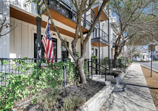 Photo 4 of Sale Pending at 1226 S Presa #104, San Antonio, TX 78210 | MLS# 1946329 | Listing updated on 2026-05-12