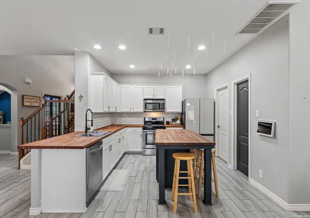 Photo 3 of Sale Pending at 1450 Sparrow Song, San Antonio, TX 78260 | MLS# 1946347 | Listing updated on 2026-04-21