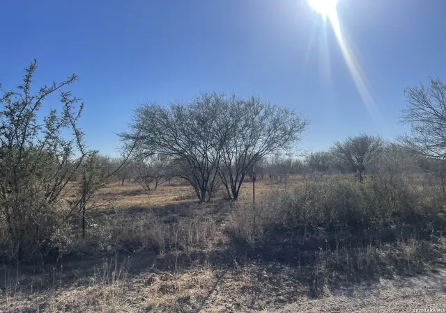 2nd image of 1432 Cr 326 & Cr 327, Jourdanton, TX 78026 | MLS# 1946364