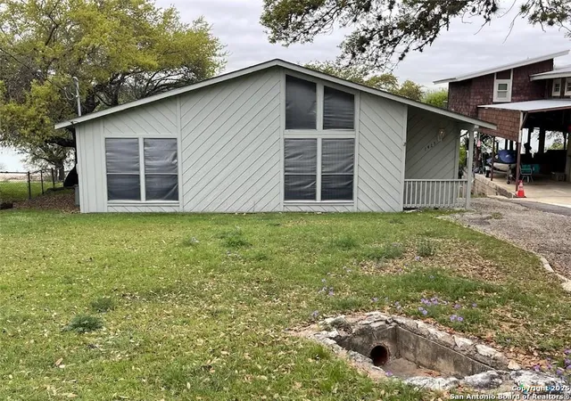 Photo 2 of Single family home for sale at 1415 Glenn, Canyon Lake, TX 78133 | MLS# 1946396 | Listing updated on 2026-03-16