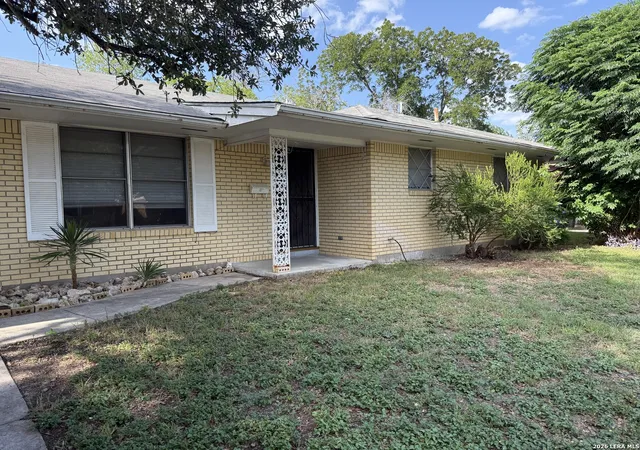 Photo 2 of Single family home for sale at 4907 Seabreeze Dr, San Antonio, TX 78220 | MLS# 1946398 | Listing updated on 2026-06-24