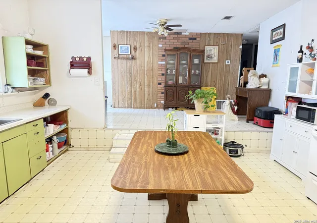 2nd image of 114 6th, Natalia, TX 78059 | MLS# 1946409