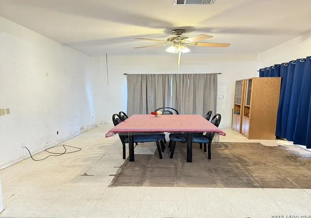 4th image of 114 6Th, Natalia, TX 78059 | MLS# 1946409