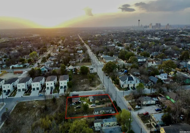 Photo 4 of Sale Pending at 1000 Porter St, San Antonio, TX 78210 | MLS# 1946434 | Listing updated on 2026-05-07