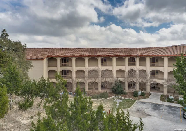 1st image of 20 Tapatio Dr #101, Boerne, TX 78006 | MLS# 1946486