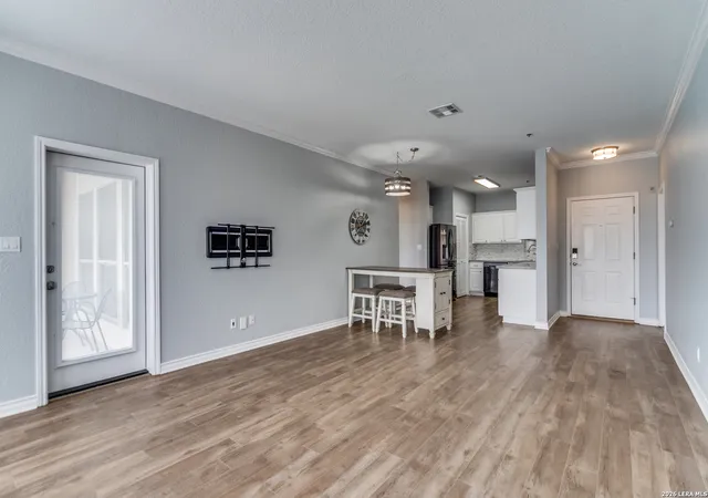 3rd image of 20 Tapatio Dr #101, Boerne, TX 78006 | MLS# 1946486