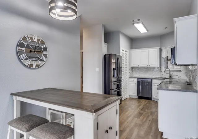 5th image of 20 Tapatio Dr #101, Boerne, TX 78006 | MLS# 1946486